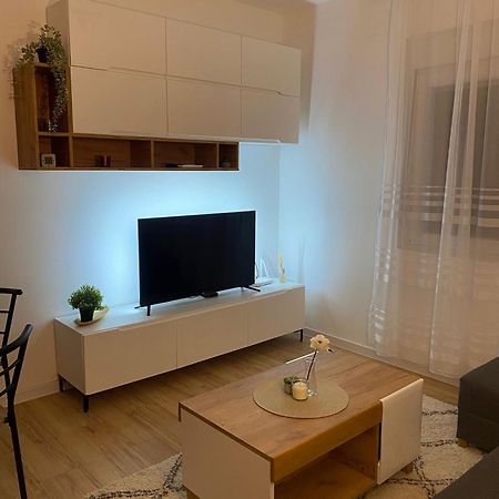 Urban Oasis Apartment Sajmiste Экстерьер фото