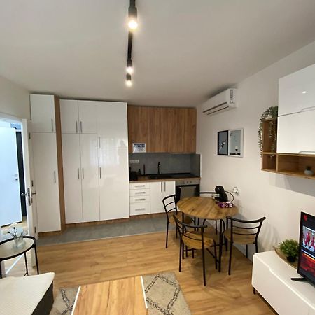 Urban Oasis Apartment Sajmiste Экстерьер фото