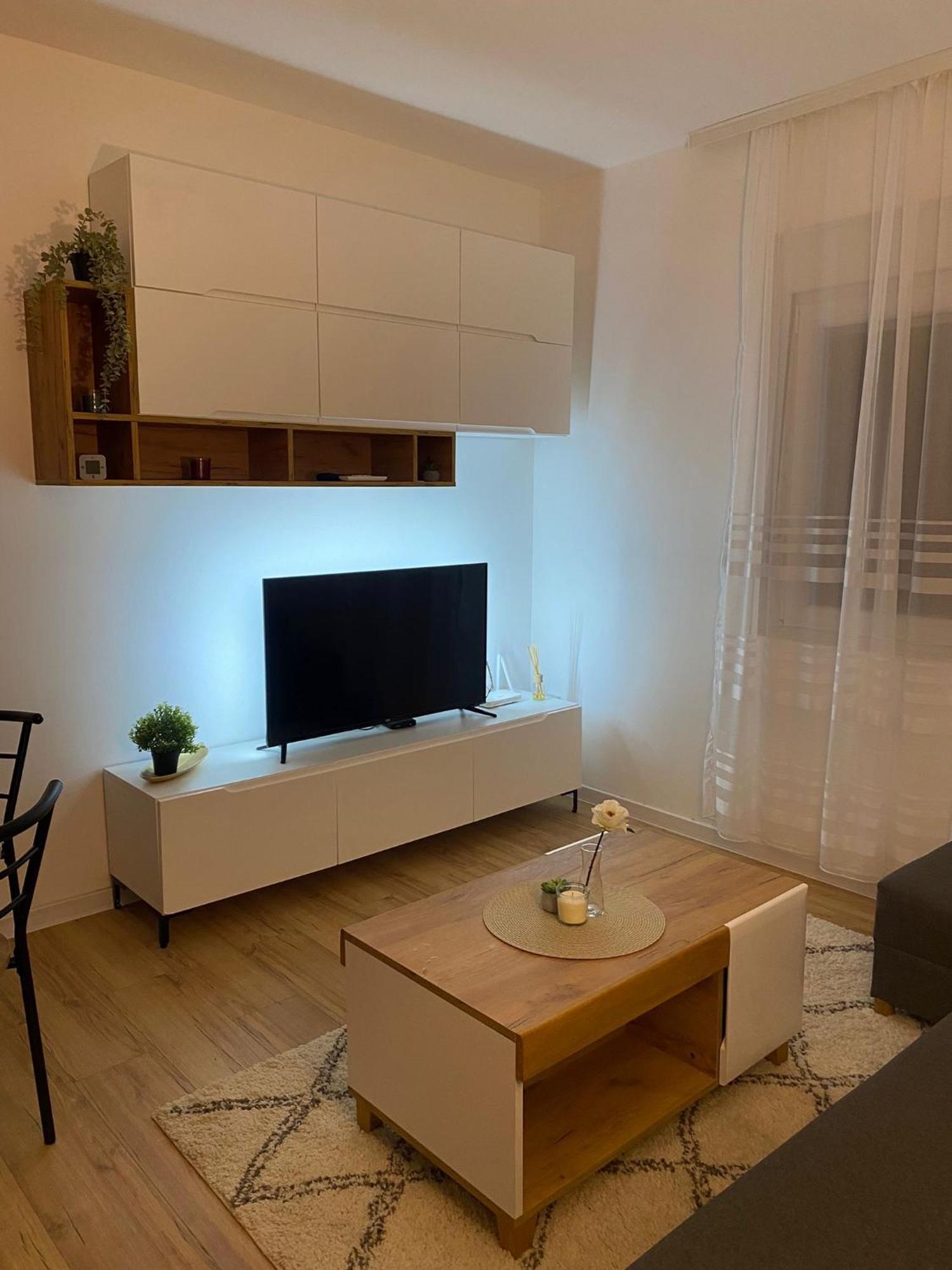 Urban Oasis Apartment Sajmiste Экстерьер фото